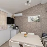 Fani Apartament Mali Lošinj